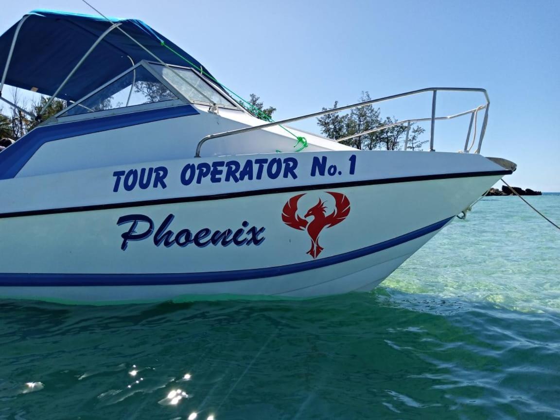 Dolphin Dhow Beach Safaris 维兰库卢什 外观 照片