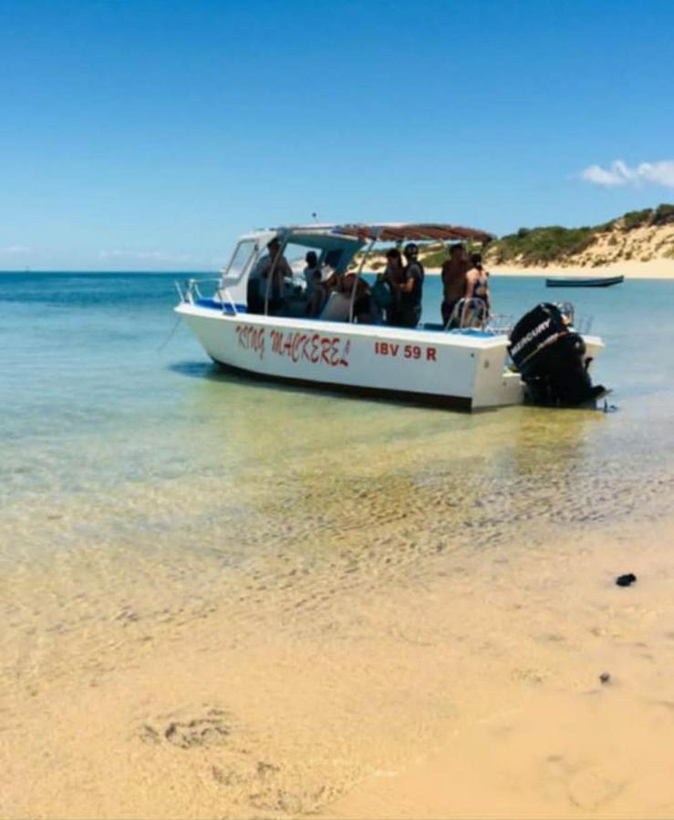 Dolphin Dhow Beach Safaris 维兰库卢什 外观 照片