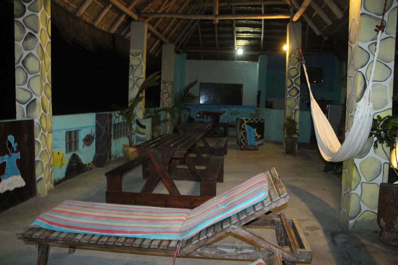 Dolphin Dhow Beach Safaris 维兰库卢什 外观 照片