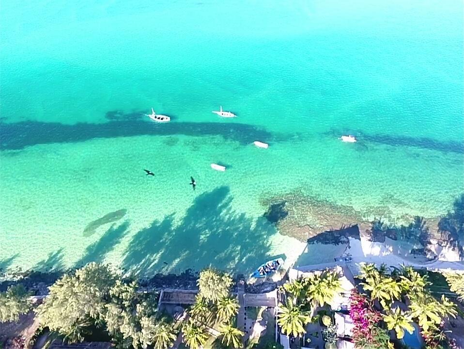 Dolphin Dhow Beach Safaris 维兰库卢什 外观 照片
